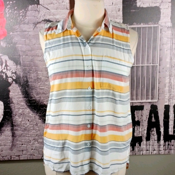 ❤️6 items for $25 sale!!❤️ Beachlunchlounge Stripped  Sleeveless Top - Picture 2 of 7